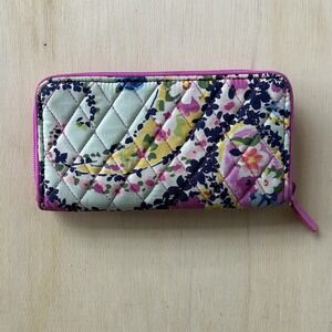 Quilted Floral Wallet Womens One Size Zip Around Cotton Multicolor Card Holder